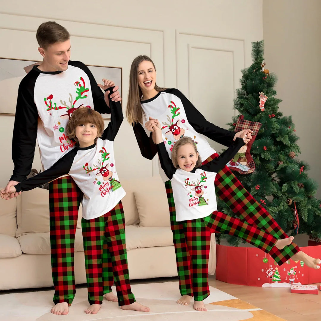 Autumn new Christmas family suit Dad Mom Boys and girls pajamas baby crawling suit Family suit dog clothing Christmas home wear