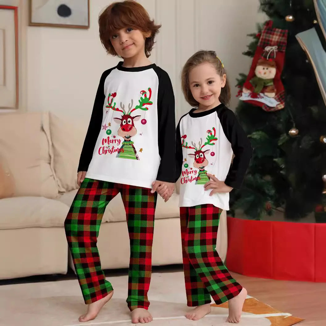 Autumn new Christmas family suit Dad Mom Boys and girls pajamas baby crawling suit Family suit dog clothing Christmas home wear