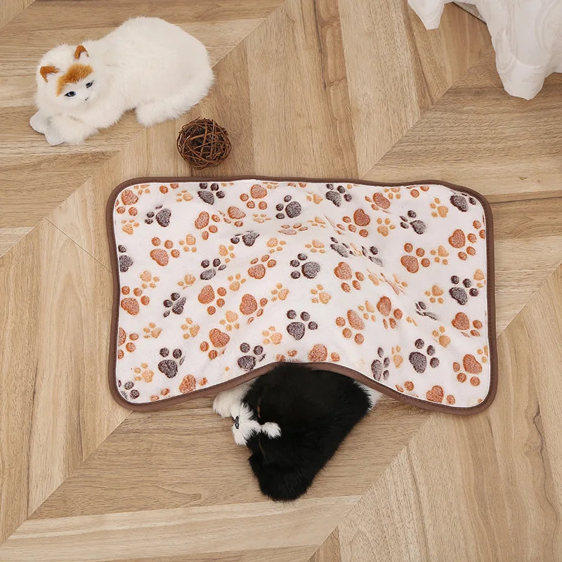 Soft Pet Sleeping Blanket Coral Fleece Fluffy Dog Blanket Warm Breathable Cat Cover Blanket Comfortable Dog Sleeping Sheet Mat